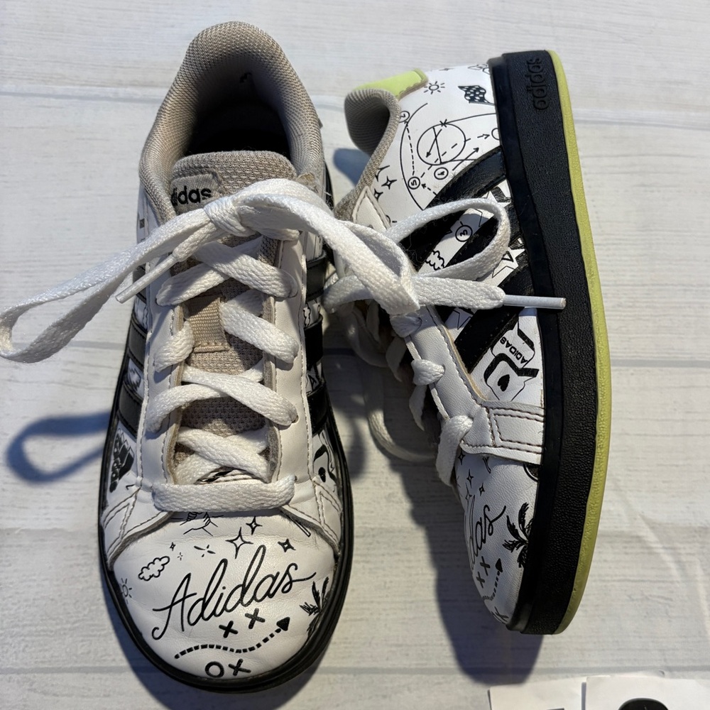 Adidas Kids White and Black Graphic Sneakers